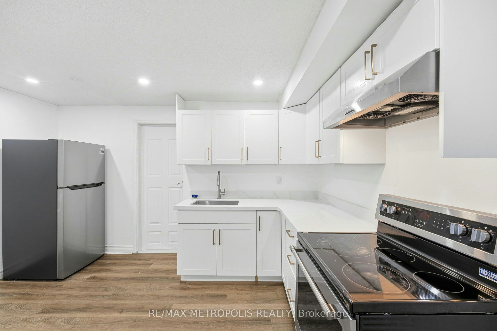 Bsmt-10 Sillett Drive, Ajax, ON, L1T 3J3 - 6