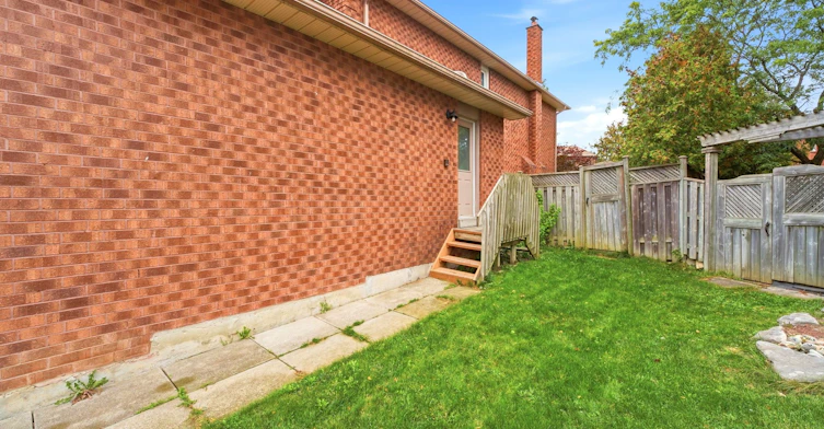 Bsmt-10 Sillett Drive, Ajax, ON, L1T 3J3 - 3