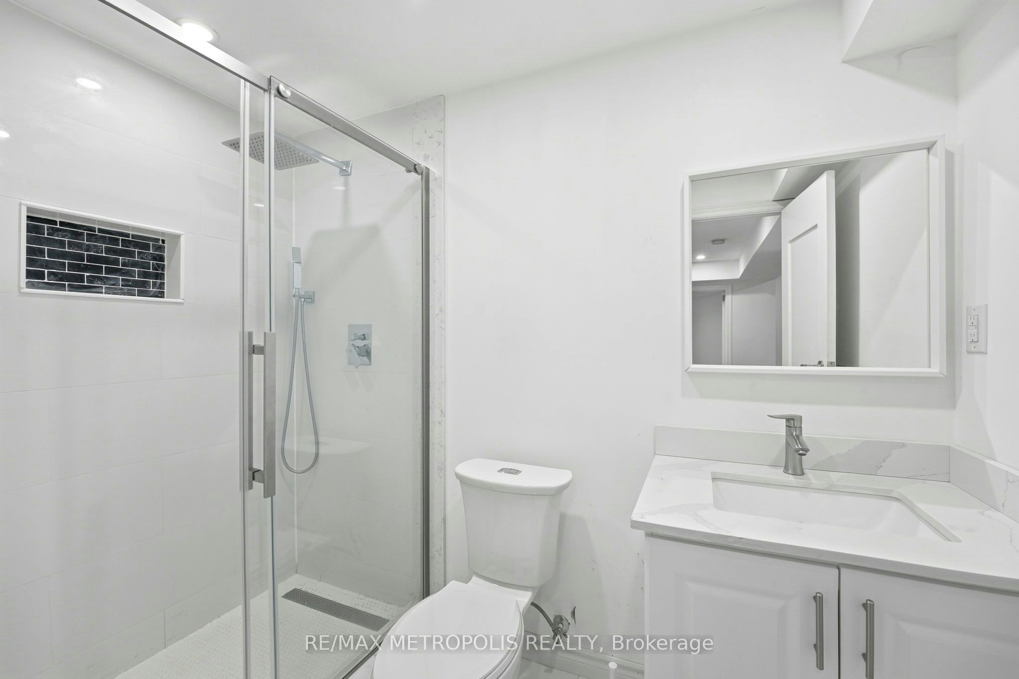 Bsmt-10 Sillett Drive, Ajax, ON, L1T 3J3 - 10