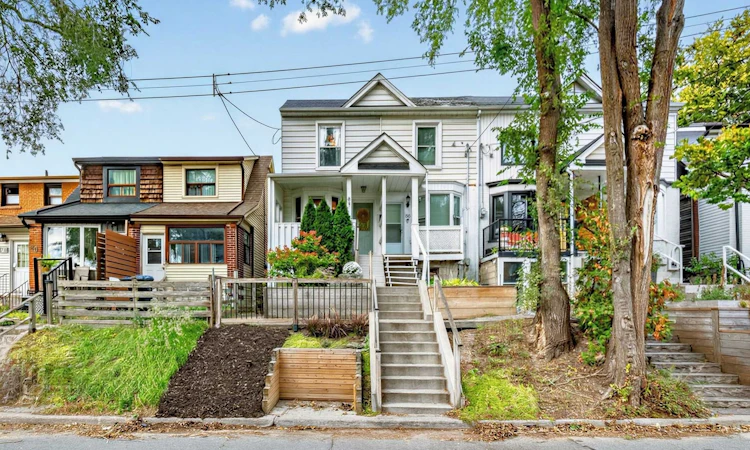 84 Walpole Avenue