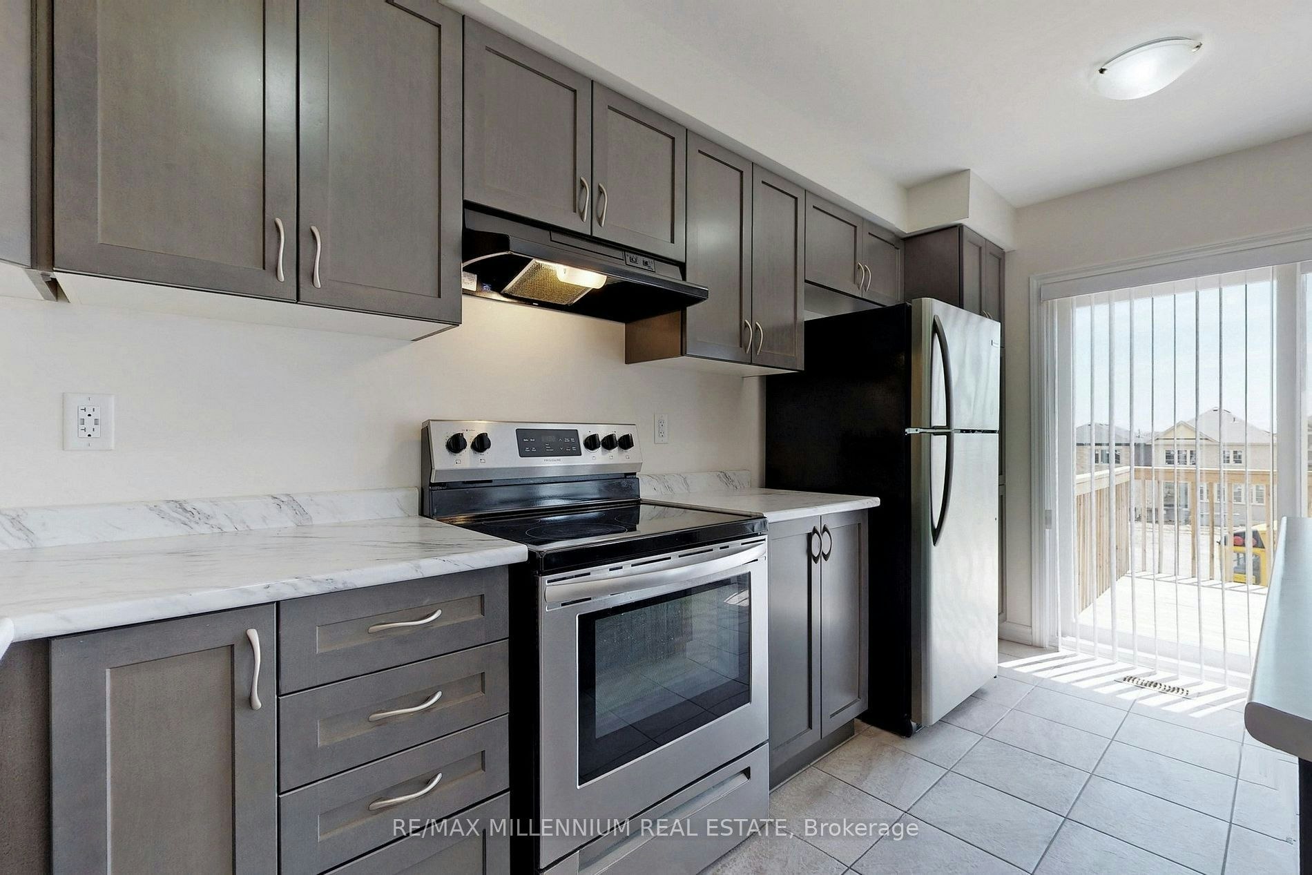 1017 Cameo Street, Pickering, ON, L1X 0G3 - 4