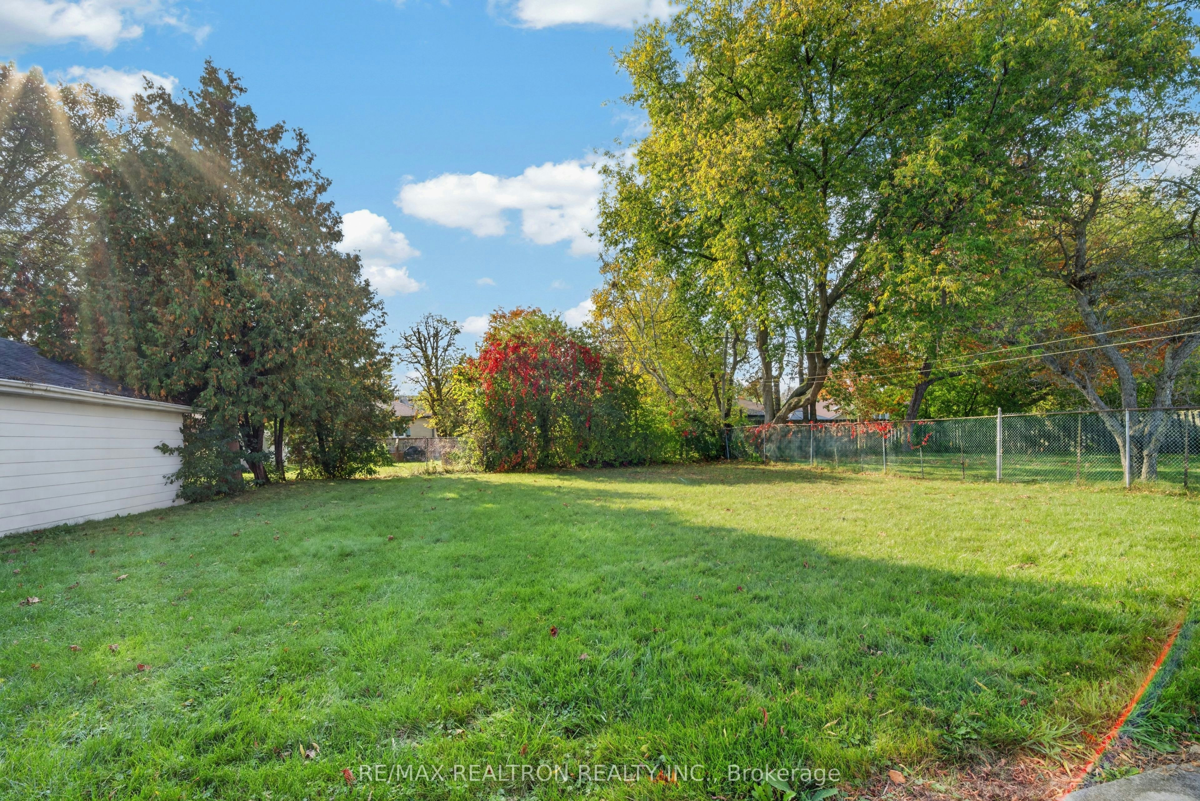 32 Linton Avenue, Ajax, ON, L1T 2X6 - 16