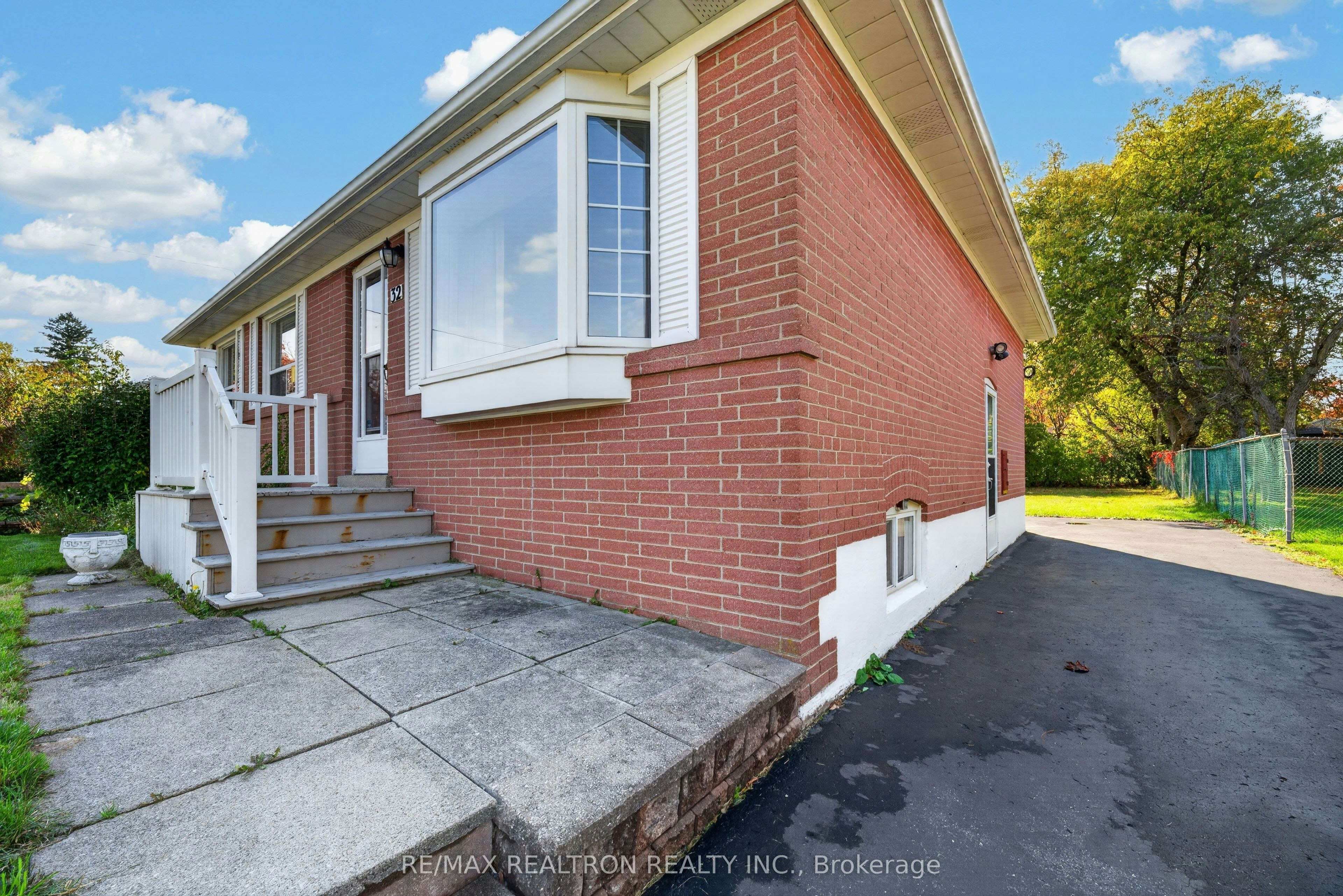 32 Linton Avenue, Ajax, ON, L1T 2X6 - 3