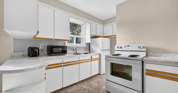32 Linton Avenue, Ajax, ON, L1T 2X6 - 9