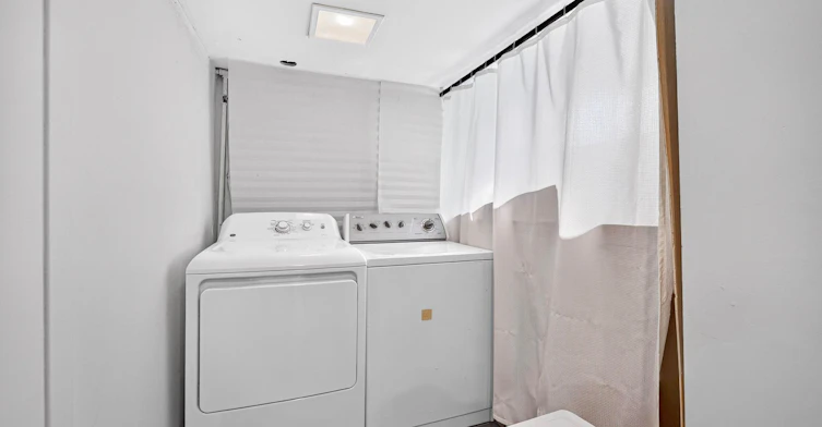 Main-387 Leslie Street, Toronto, ON, M4M 3E3 - 16
