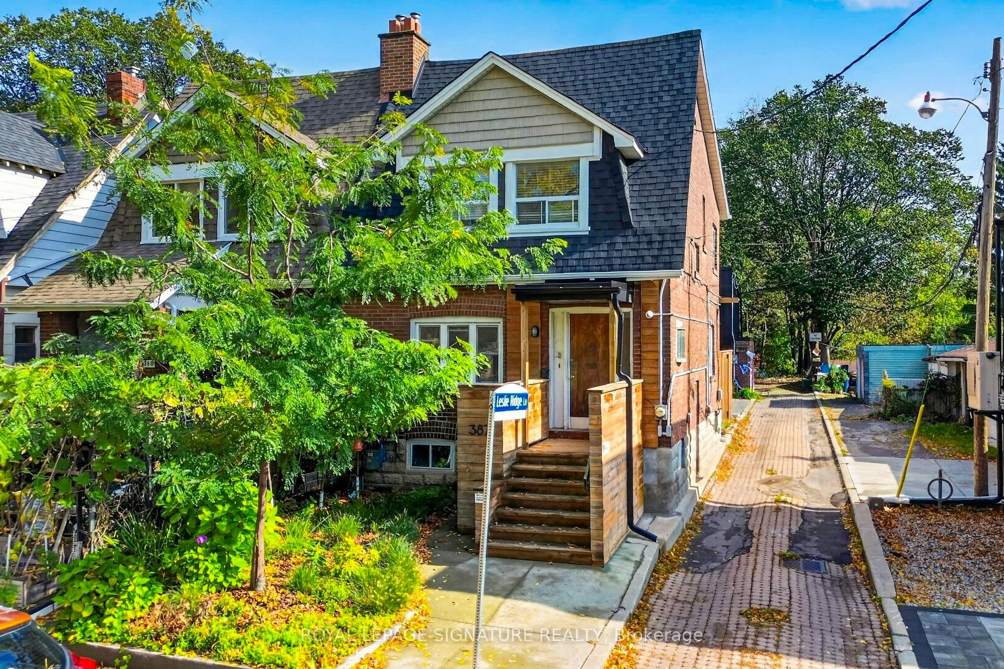 Main-387 Leslie Street, Toronto, ON, M4M 3E3