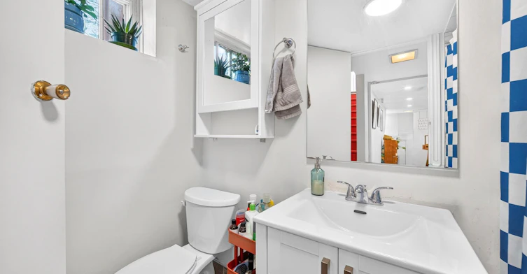 Main-387 Leslie Street, Toronto, ON, M4M 3E3 - 11