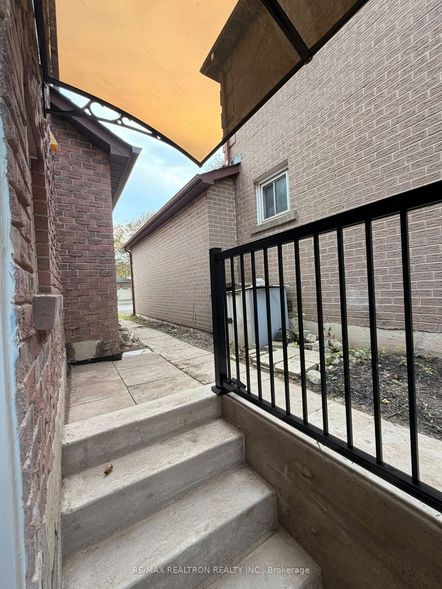 105 Chatfield Drive, Ajax, ON, L1T 2J2