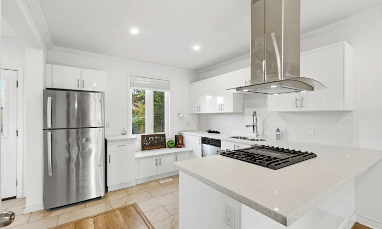 183 Ritson Road S