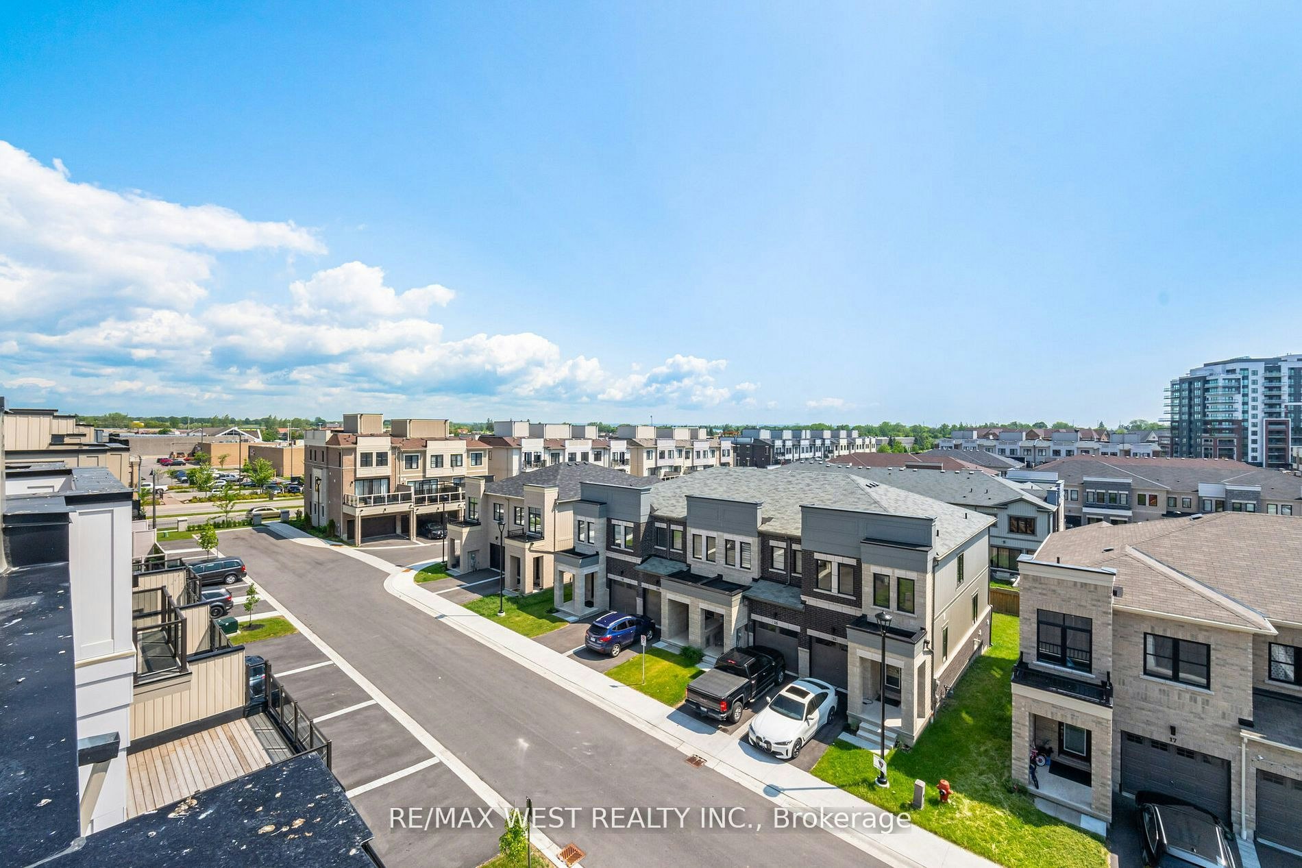 1563 Green Road, Clarington, ON, L1C 7E5 - 2