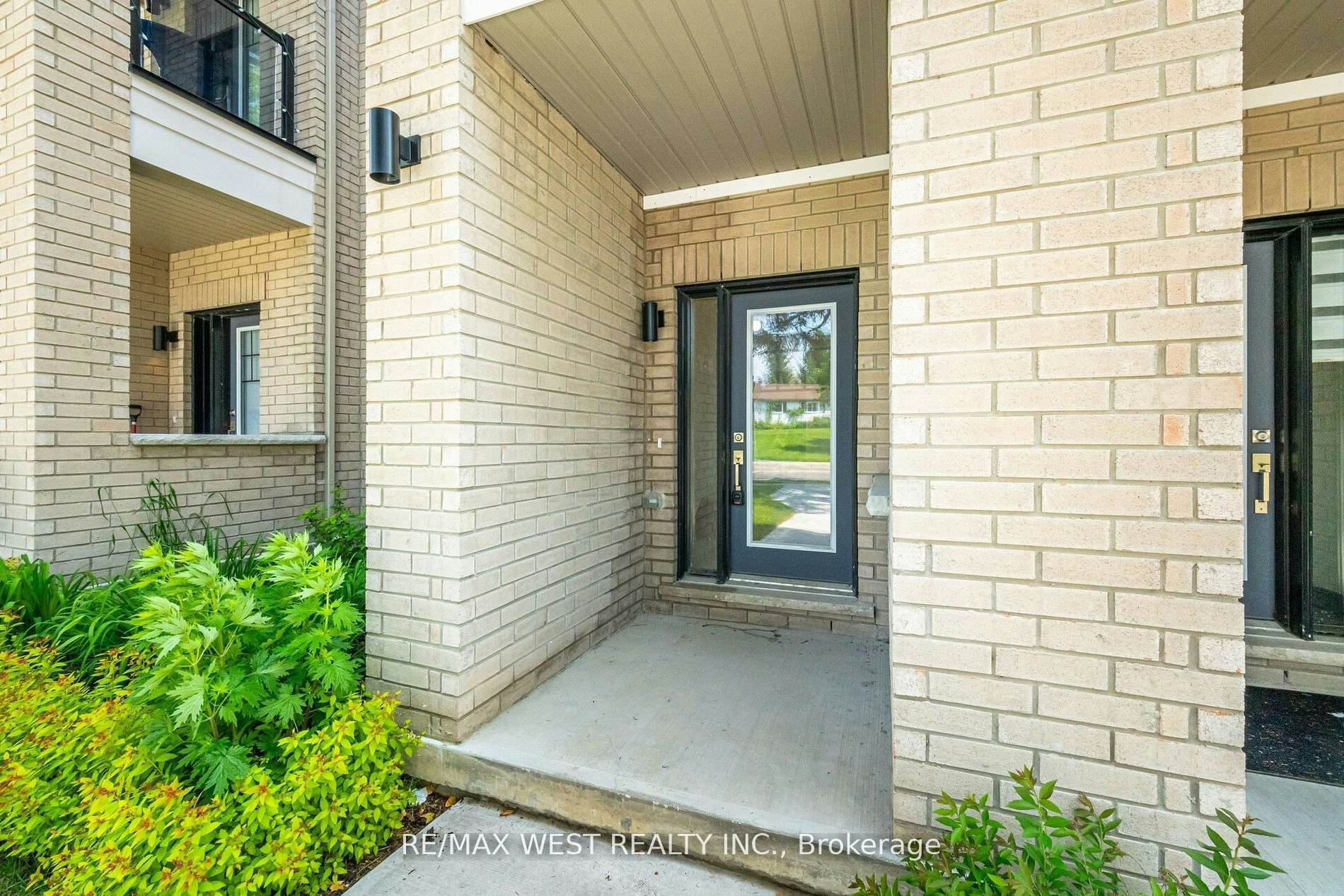 1563 Green Road, Clarington, ON, L1C 7E5 - 3