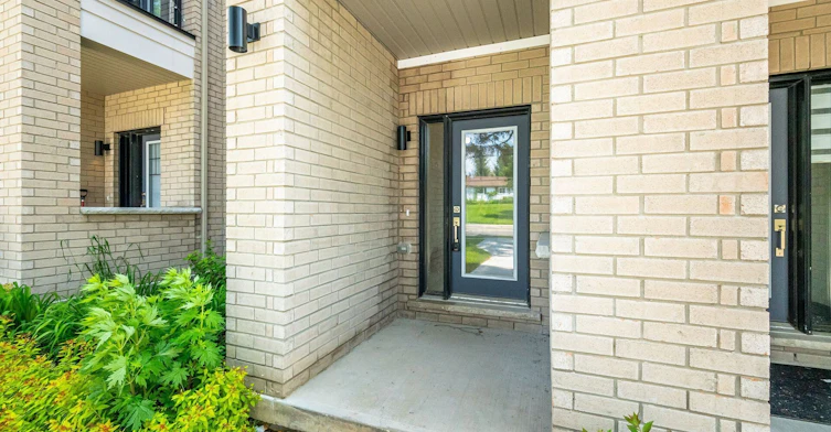 1563 Green Road, Clarington, ON, L1C 7E5 - 3
