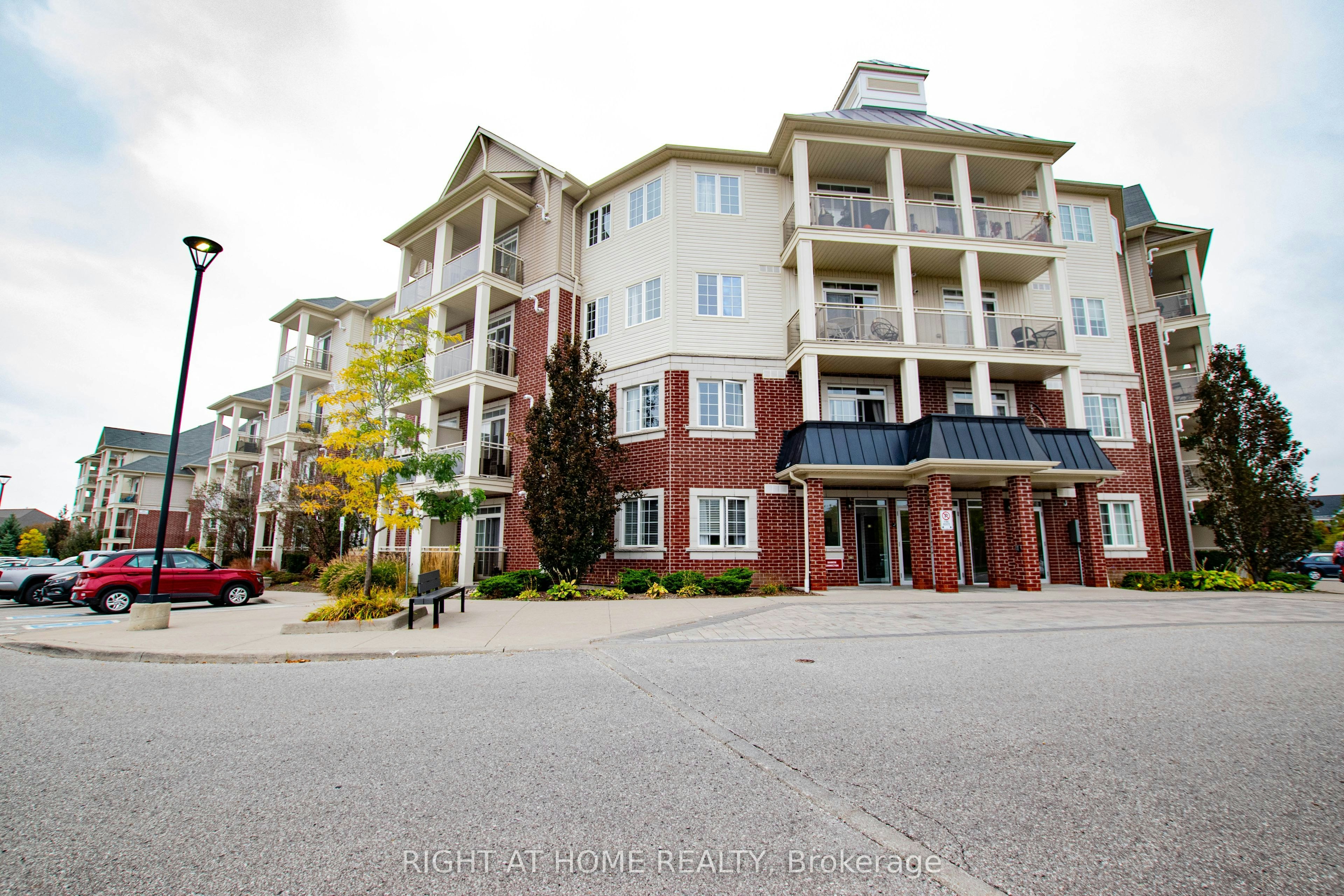 425-80 Aspen Springs Drive, Clarington, ON, L1C 0V4