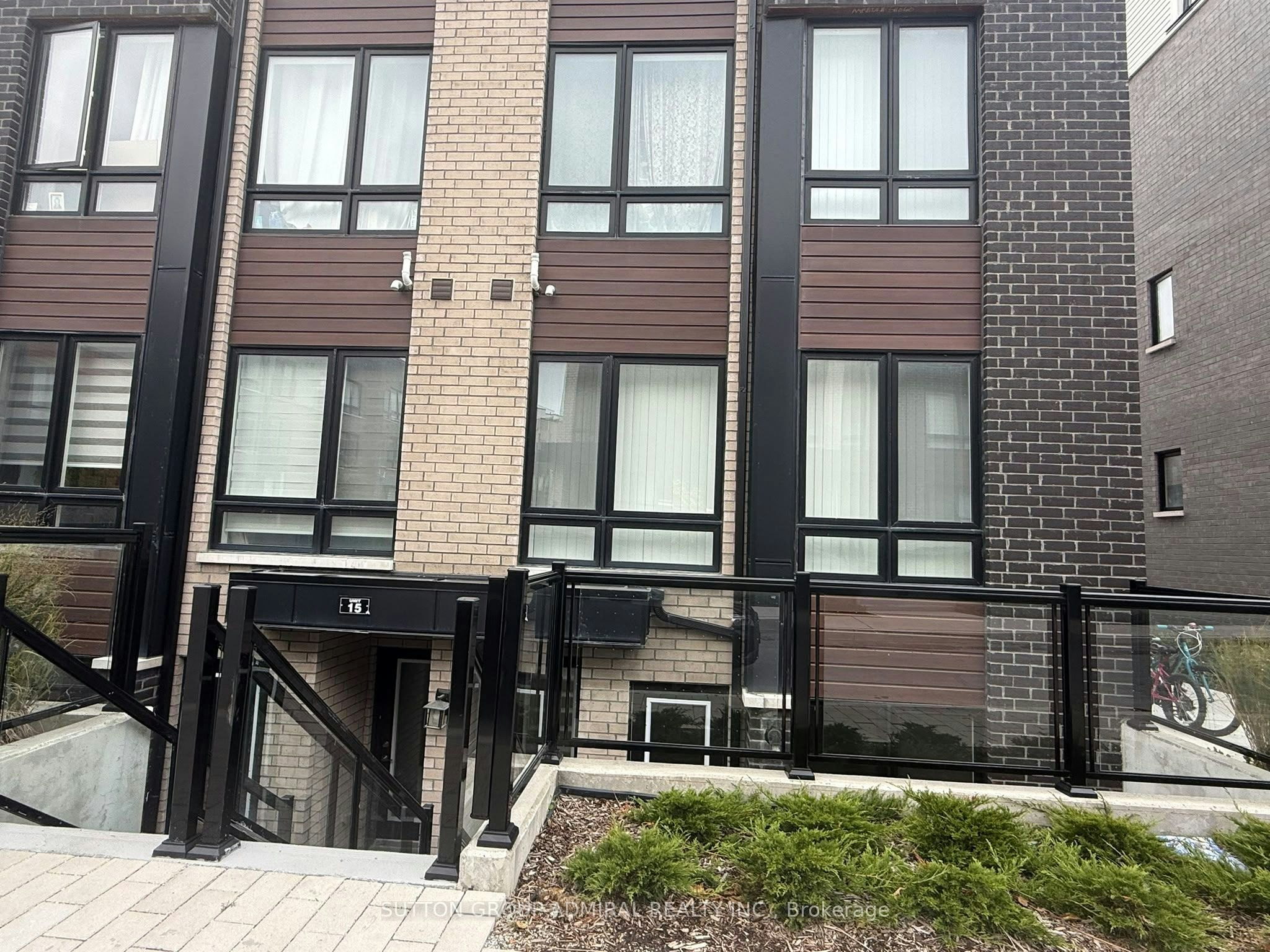19-235 Mclevin Avenue, Toronto, ON, M1B 1E7 - 2