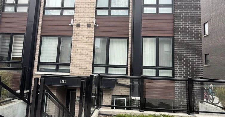 19-235 Mclevin Avenue, Toronto, ON, M1B 1E7 - 2