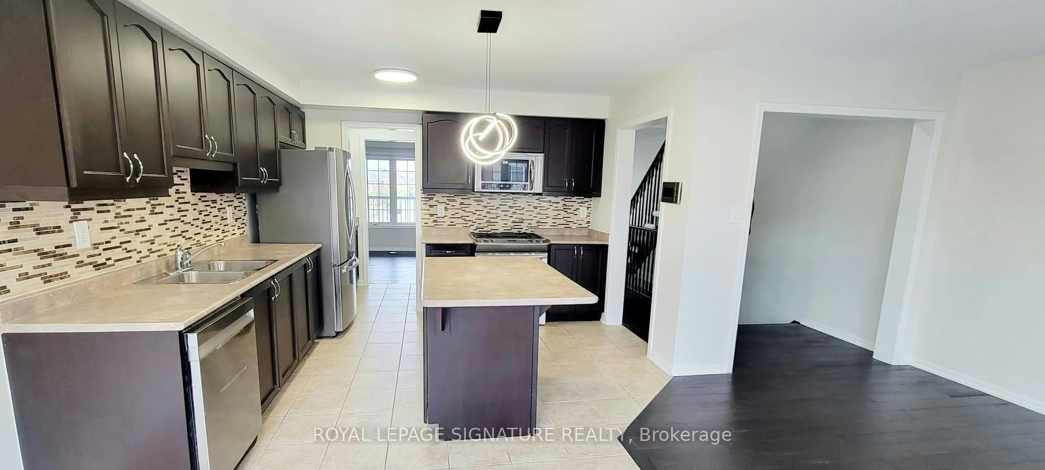 2482 William Jackson Drive, Pickering, ON, L1X 0C3 - 4