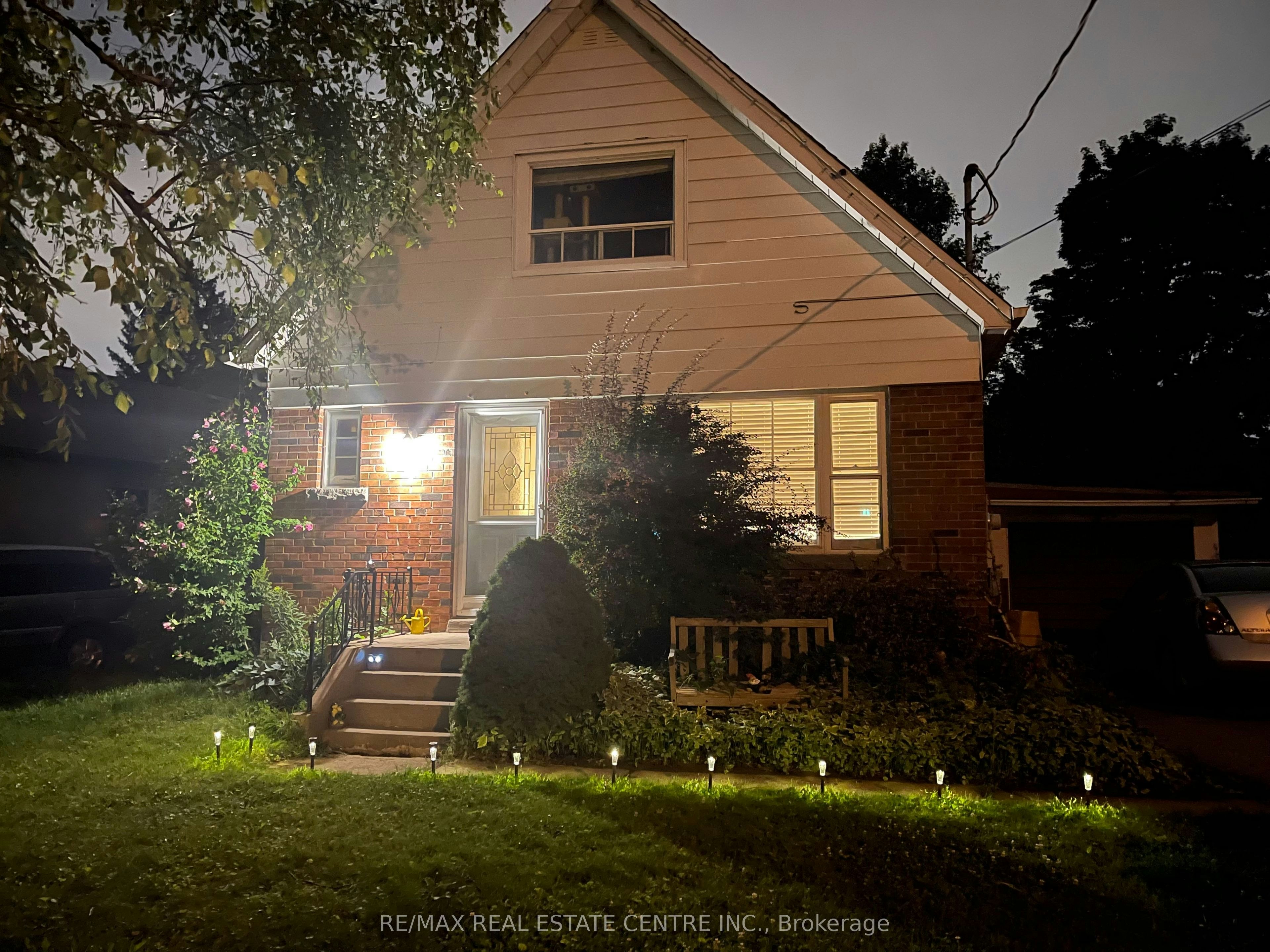 Main Level-34 Singleton Road, Toronto, ON, M1R 1H9