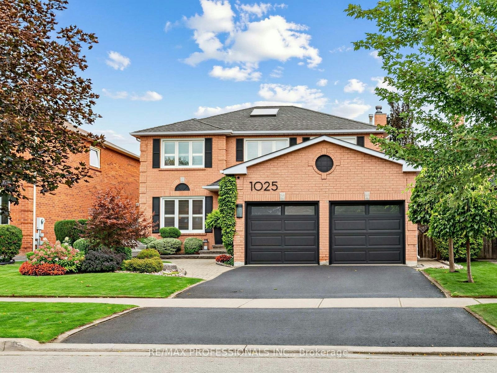 1025 Moorelands Crescent, Pickering, ON, L1W 3K3