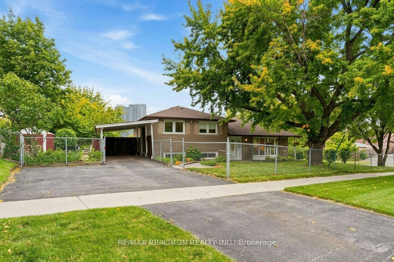 1 Rosegrove Place, Toronto, ON, M1S 1W5