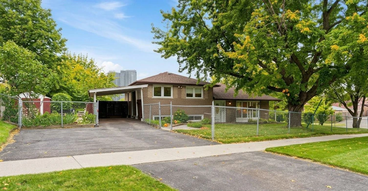 1 Rosegrove Place, Toronto, ON, M1S 1W5