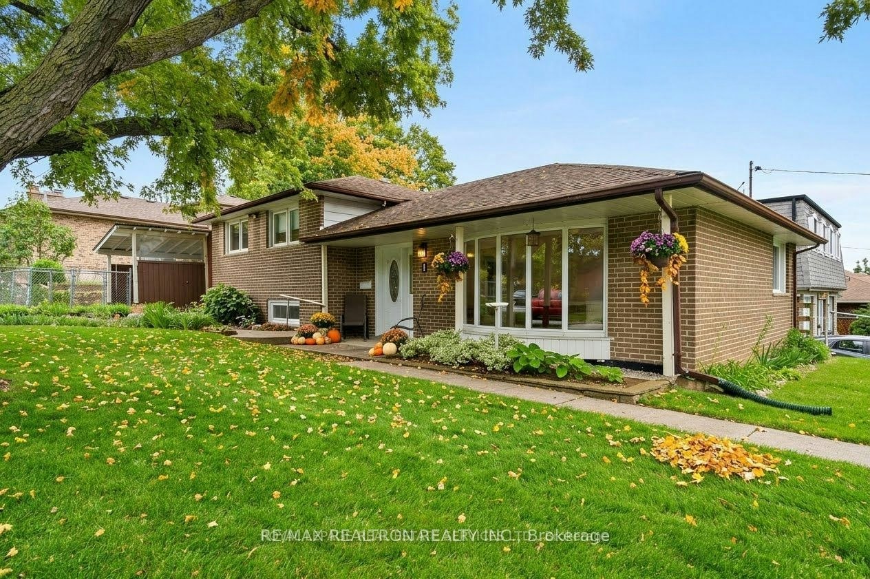 1 Rosegrove Place, Toronto, ON, M1S 1W5 - 3