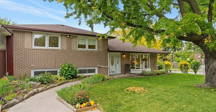 1 Rosegrove Place, Toronto, ON, M1S 1W5 - 2