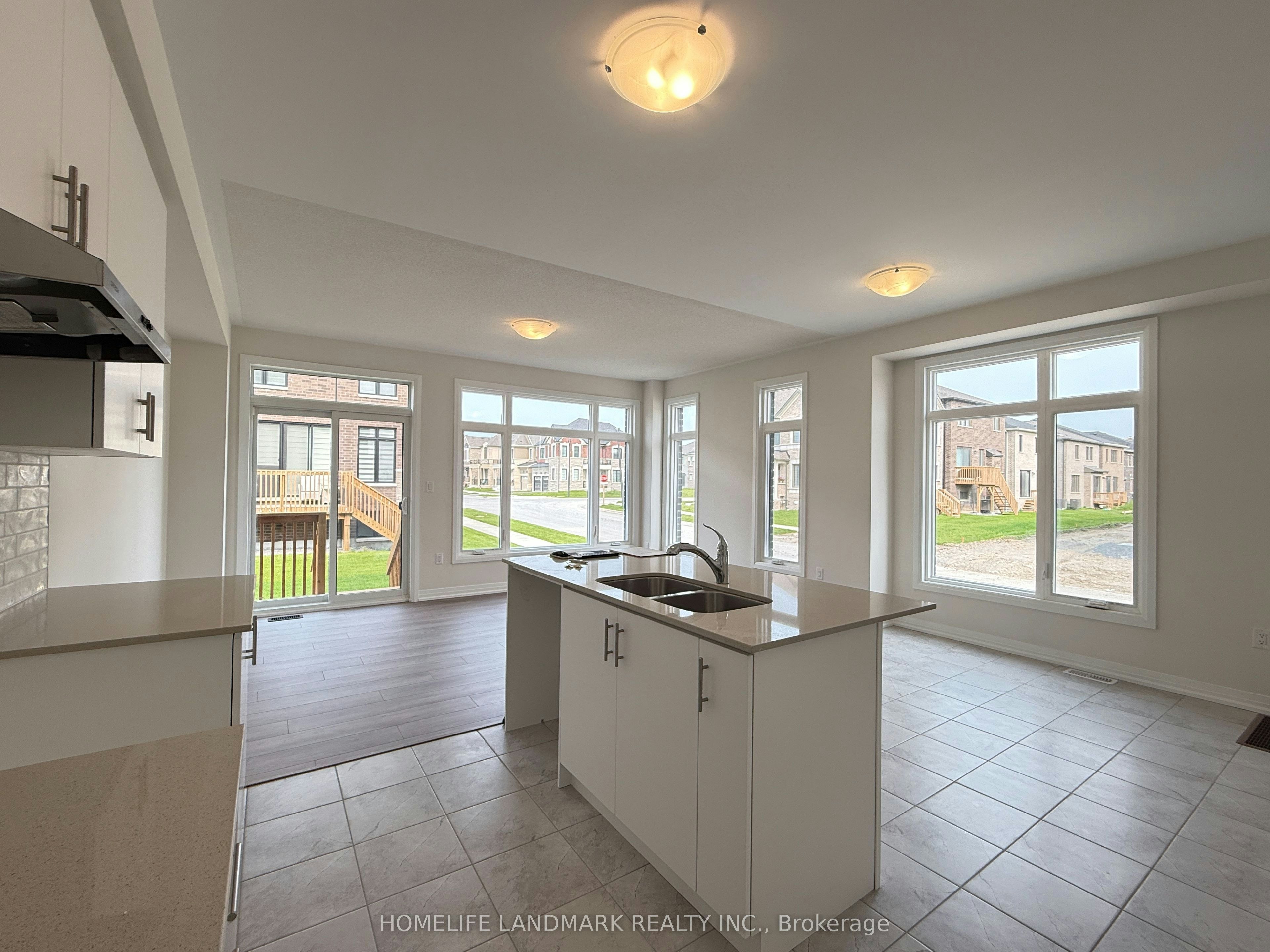 3022 Sideline 16 N/A, Ajax, ON, L1Y 0B6 - 6