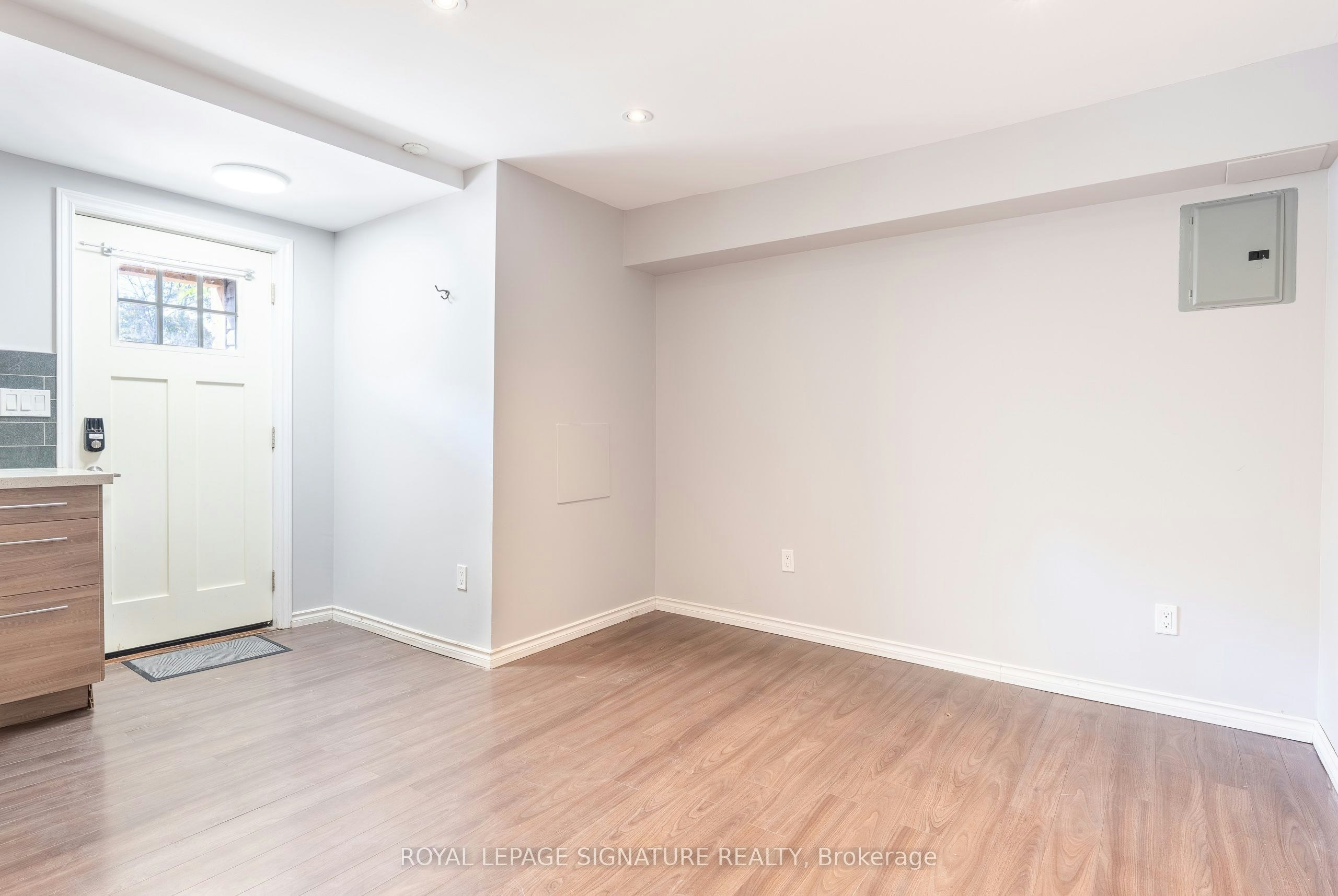 LOWER-659 Woodbine Avenue, Toronto, ON, M4E 2J3 - 6