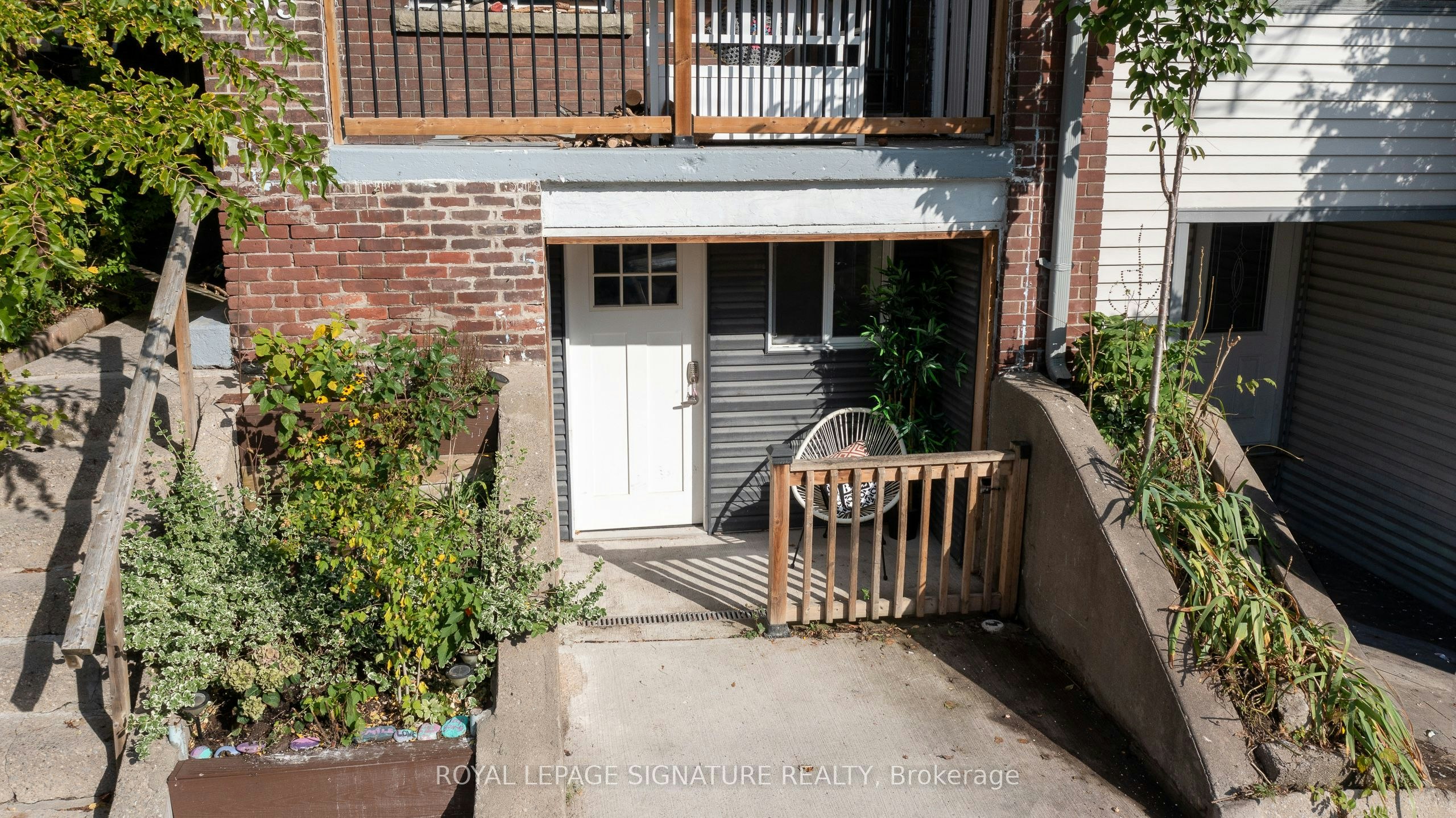 LOWER-659 Woodbine Avenue, Toronto, ON, M4E 2J3 - 27