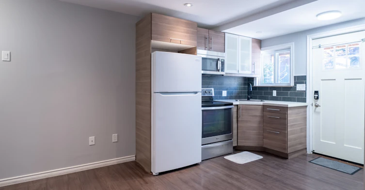 LOWER-659 Woodbine Avenue, Toronto, ON, M4E 2J3 - 3
