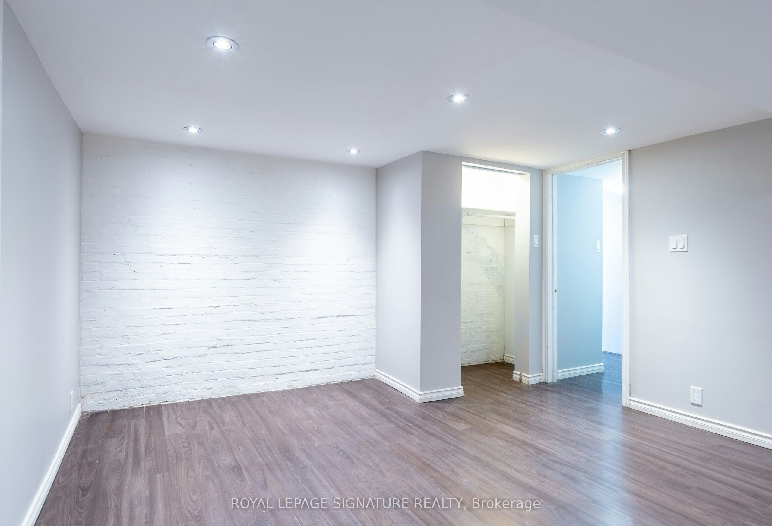 LOWER-659 Woodbine Avenue, Toronto, ON, M4E 2J3 - 16