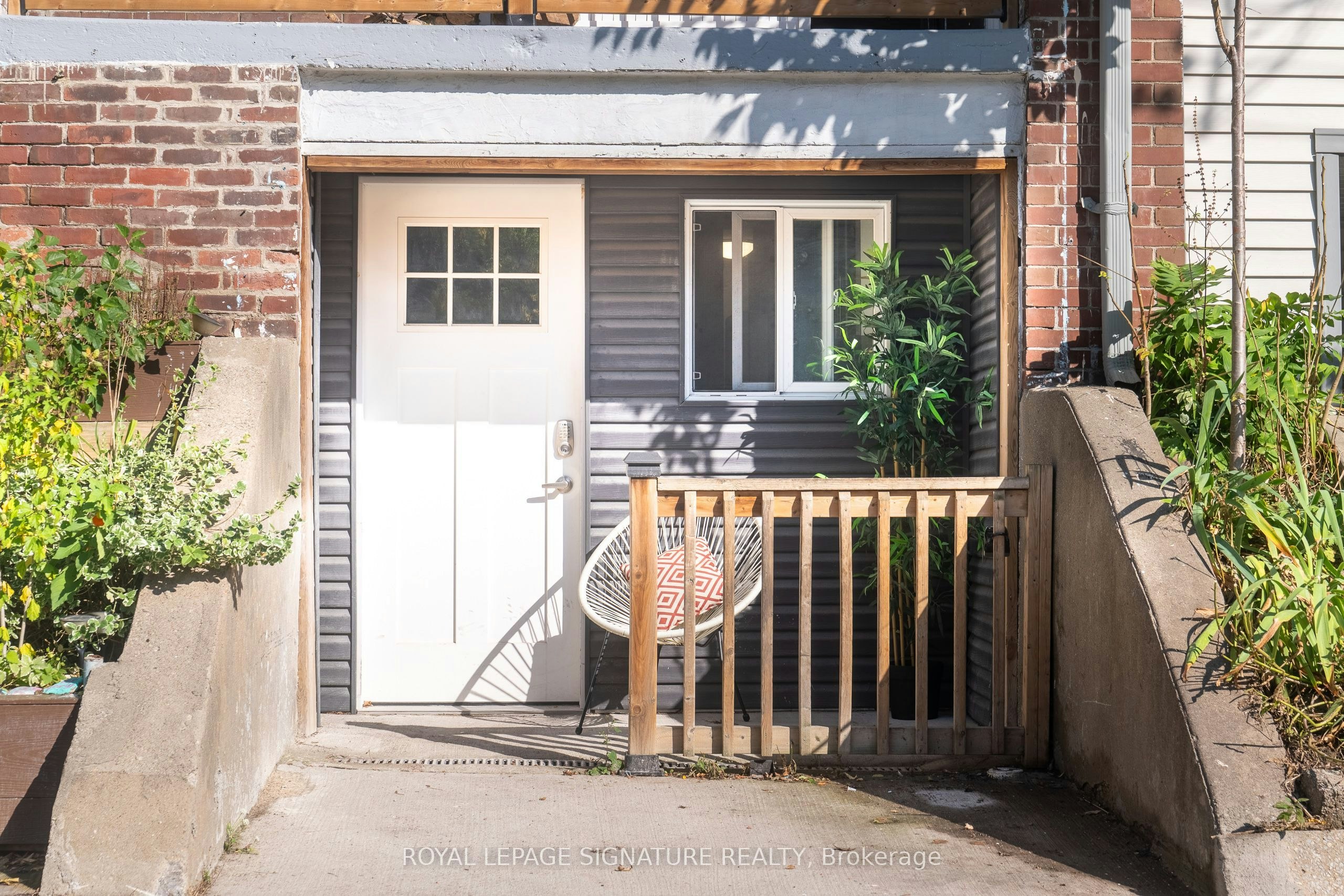 LOWER-659 Woodbine Avenue, Toronto, ON, M4E 2J3 - 26