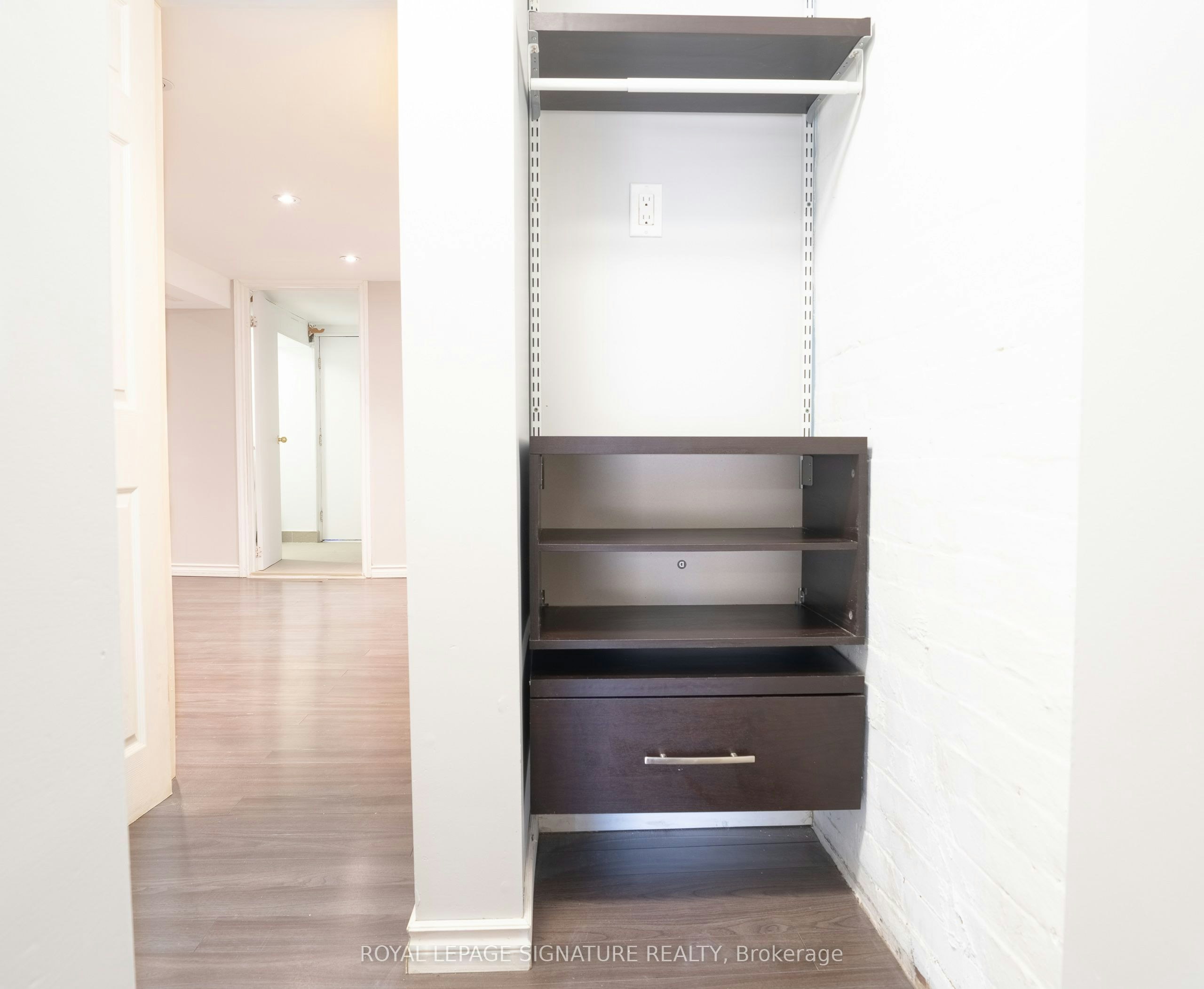 LOWER-659 Woodbine Avenue, Toronto, ON, M4E 2J3 - 12