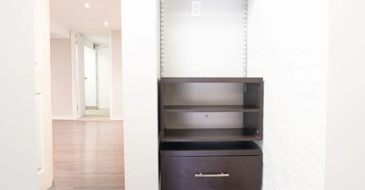 LOWER-659 Woodbine Avenue, Toronto, ON, M4E 2J3 - 12
