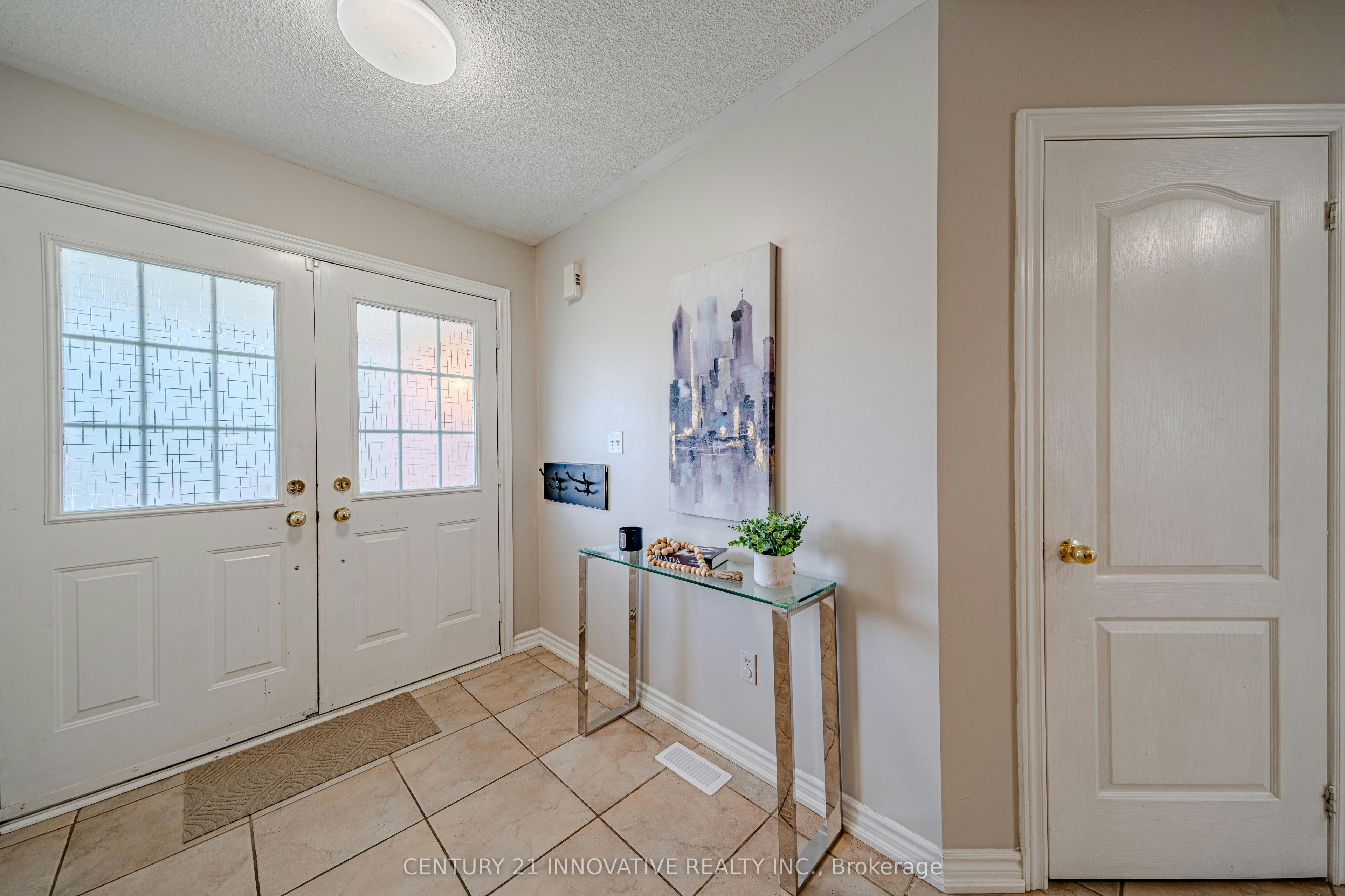 30 Castle Green Drive, Whitby, ON, L1R 2P9 - 5