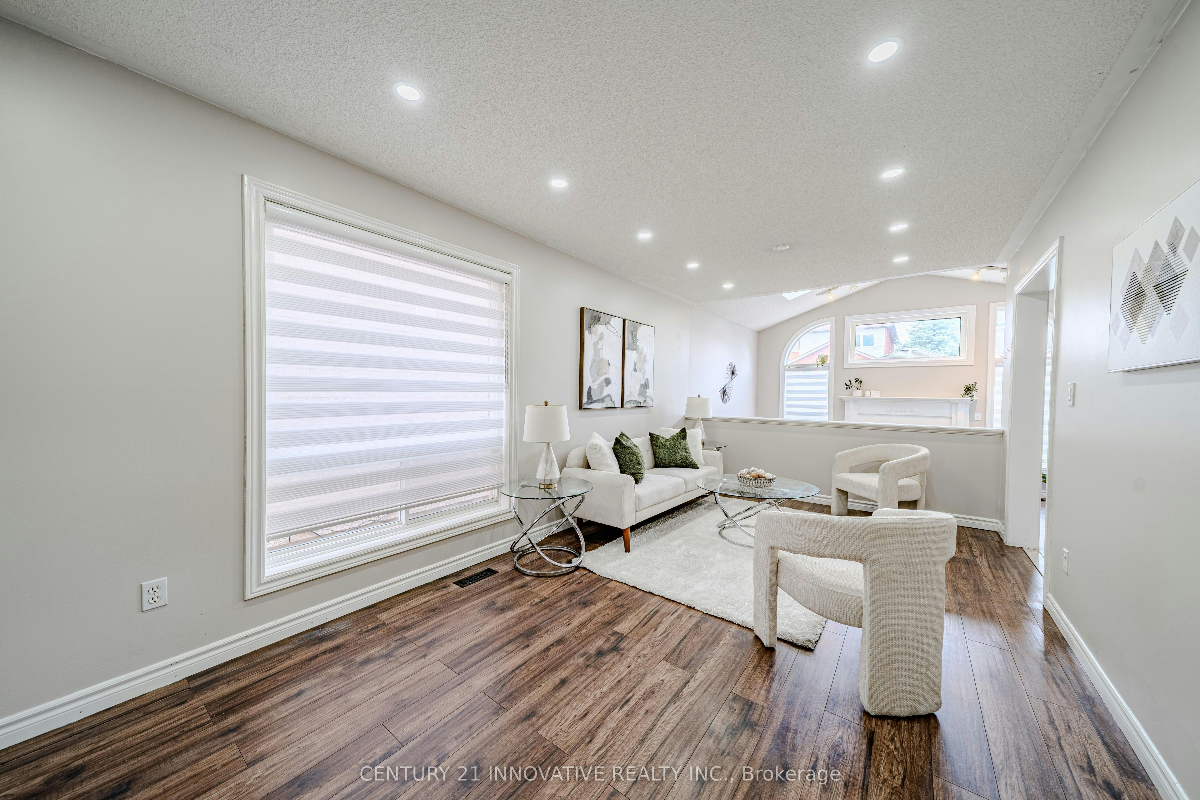 30 Castle Green Drive, Whitby, ON, L1R 2P9 - 8