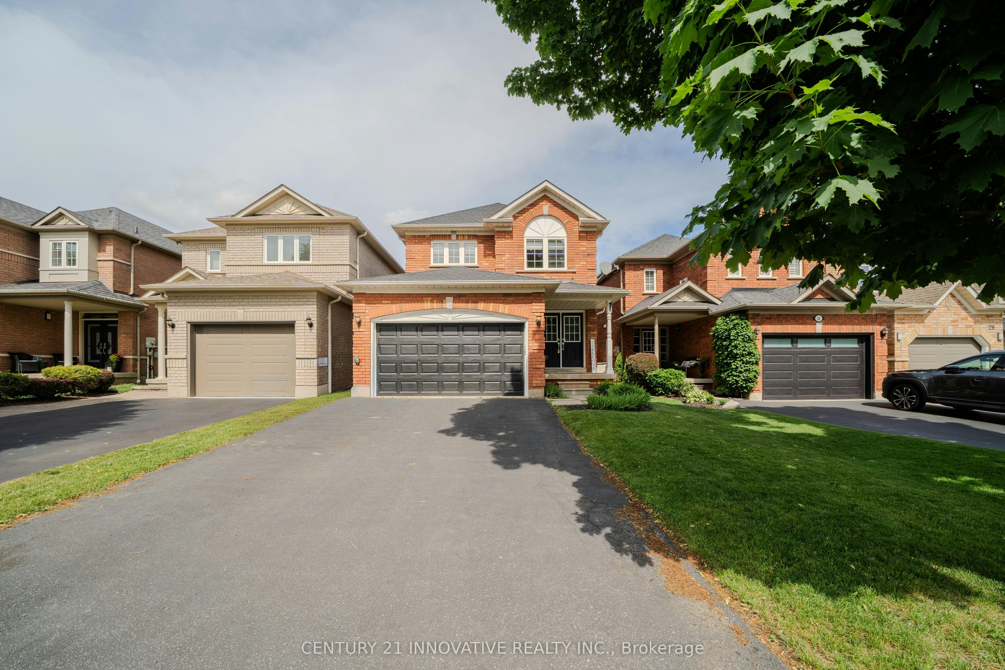 30 Castle Green Drive, Whitby, ON, L1R 2P9 - 2