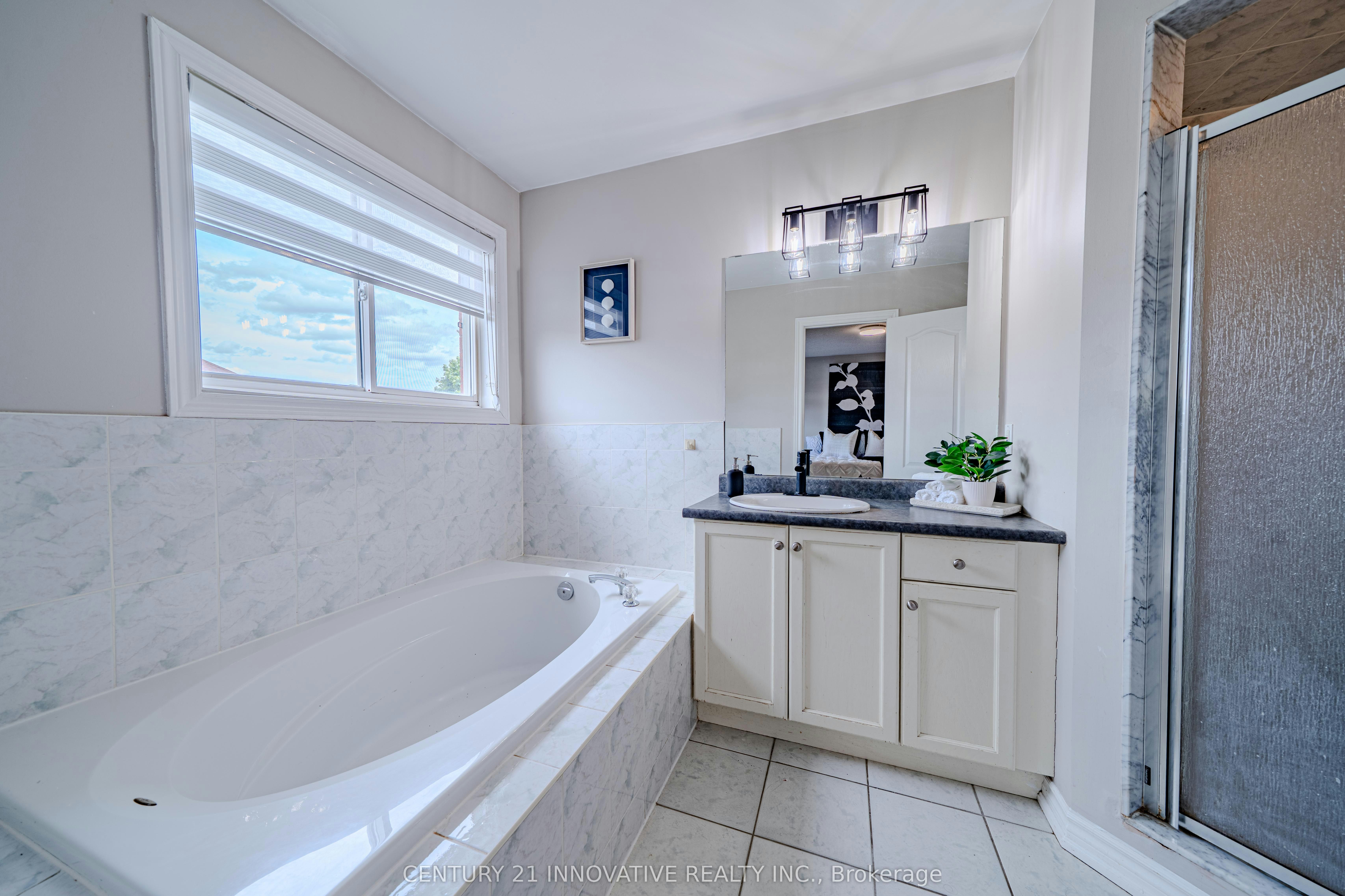 30 Castle Green Drive, Whitby, ON, L1R 2P9 - 32