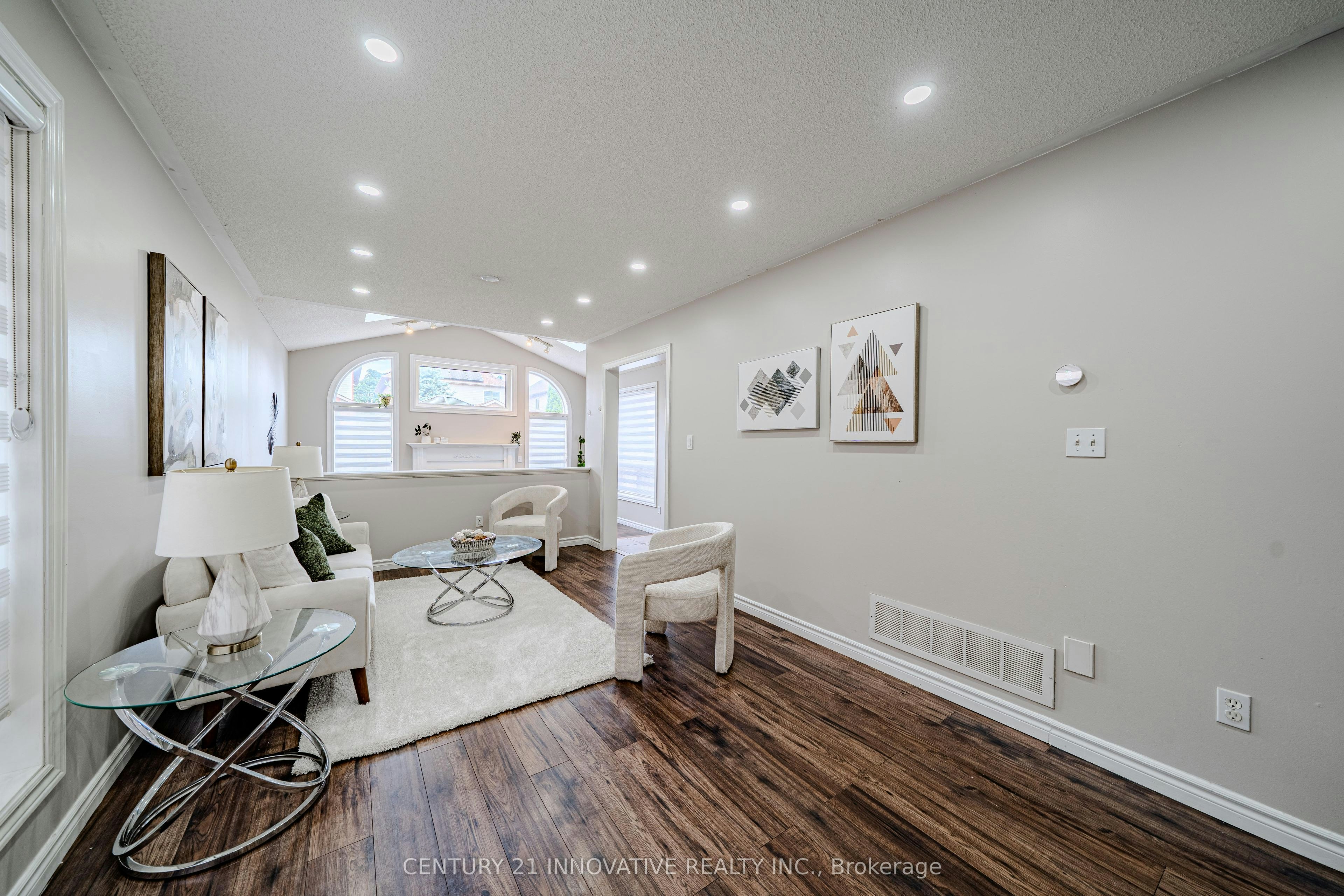 30 Castle Green Drive, Whitby, ON, L1R 2P9 - 10