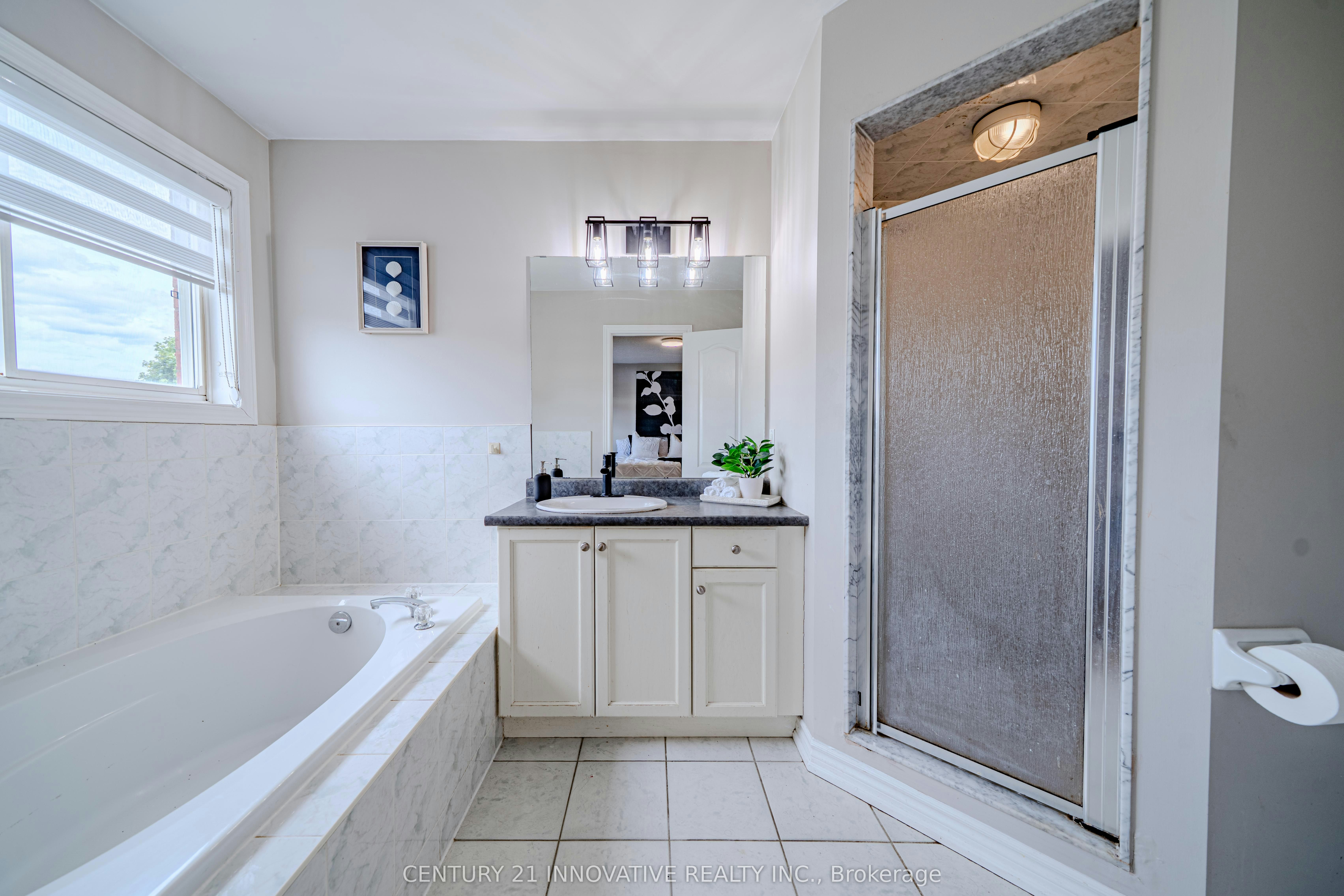 30 Castle Green Drive, Whitby, ON, L1R 2P9 - 30