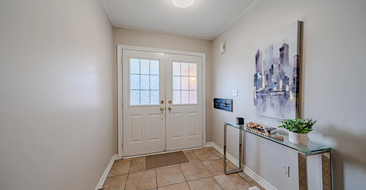 30 Castle Green Drive, Whitby, ON, L1R 2P9 - 4