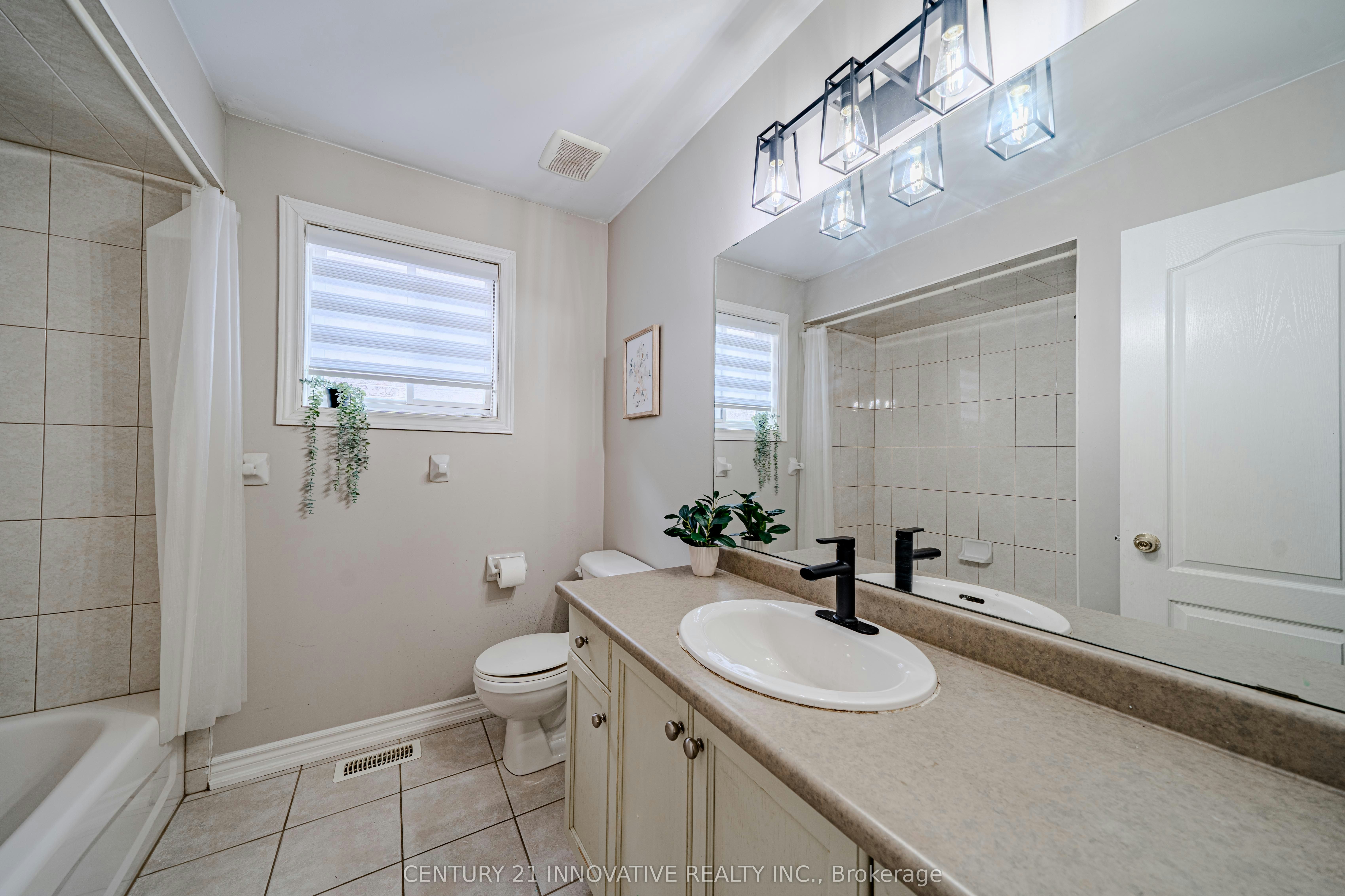 30 Castle Green Drive, Whitby, ON, L1R 2P9 - 41