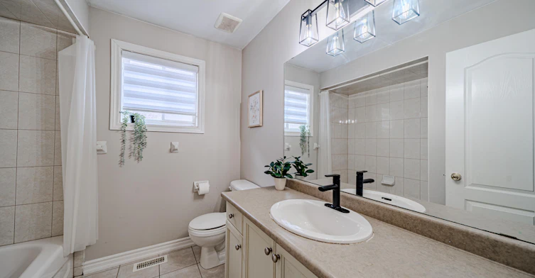30 Castle Green Drive, Whitby, ON, L1R 2P9 - 41