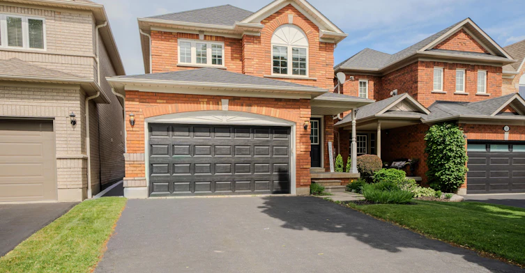 30 Castle Green Drive, Whitby, ON, L1R 2P9