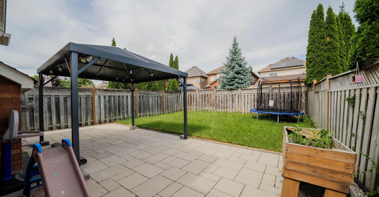 30 Castle Green Drive, Whitby, ON, L1R 2P9 - 42