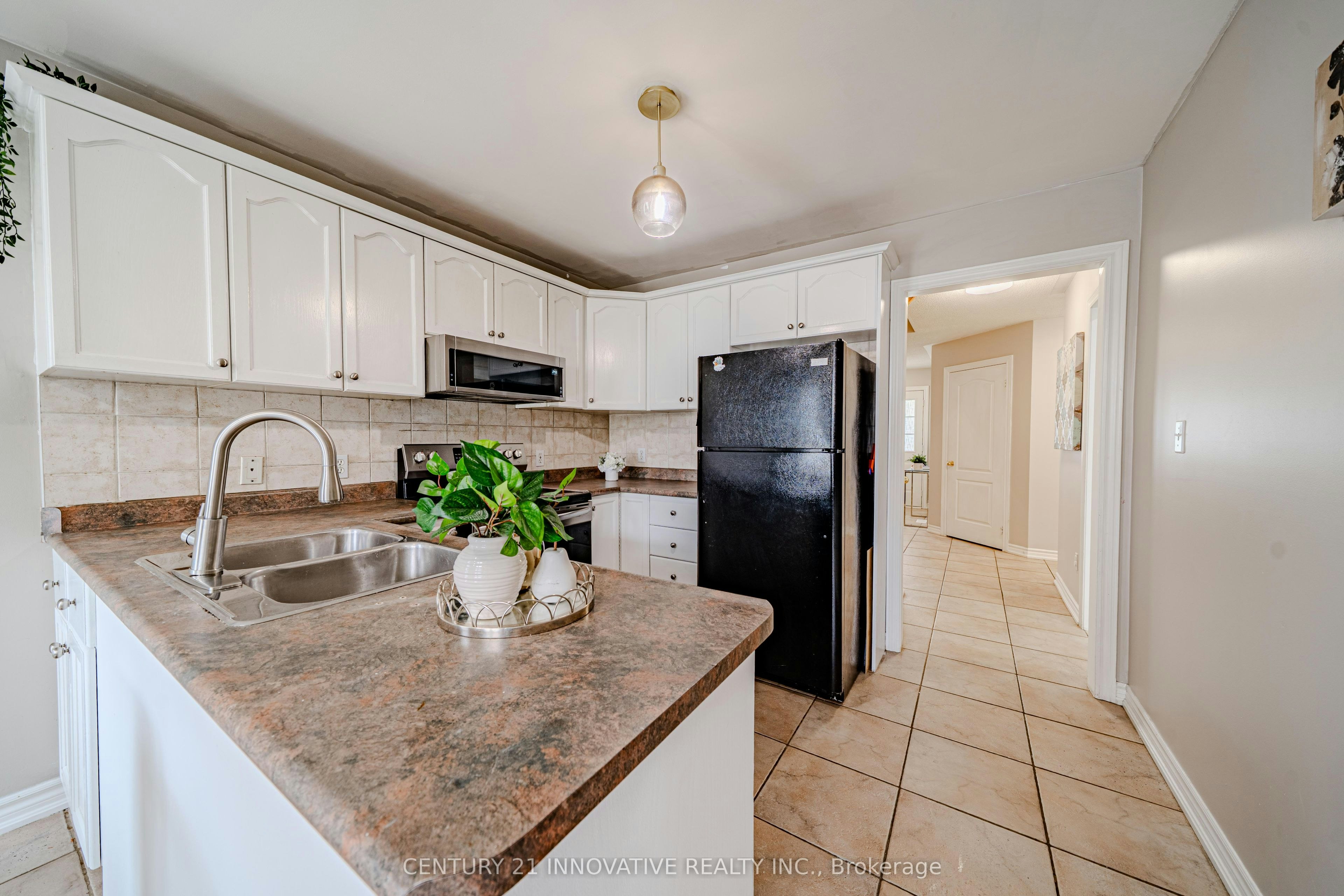 30 Castle Green Drive, Whitby, ON, L1R 2P9 - 18