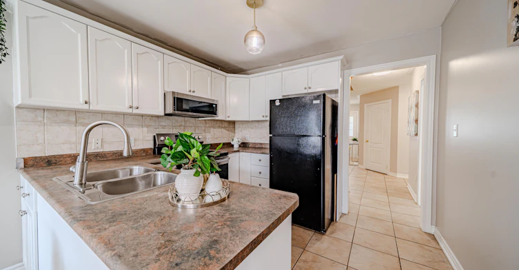 30 Castle Green Drive, Whitby, ON, L1R 2P9 - 18