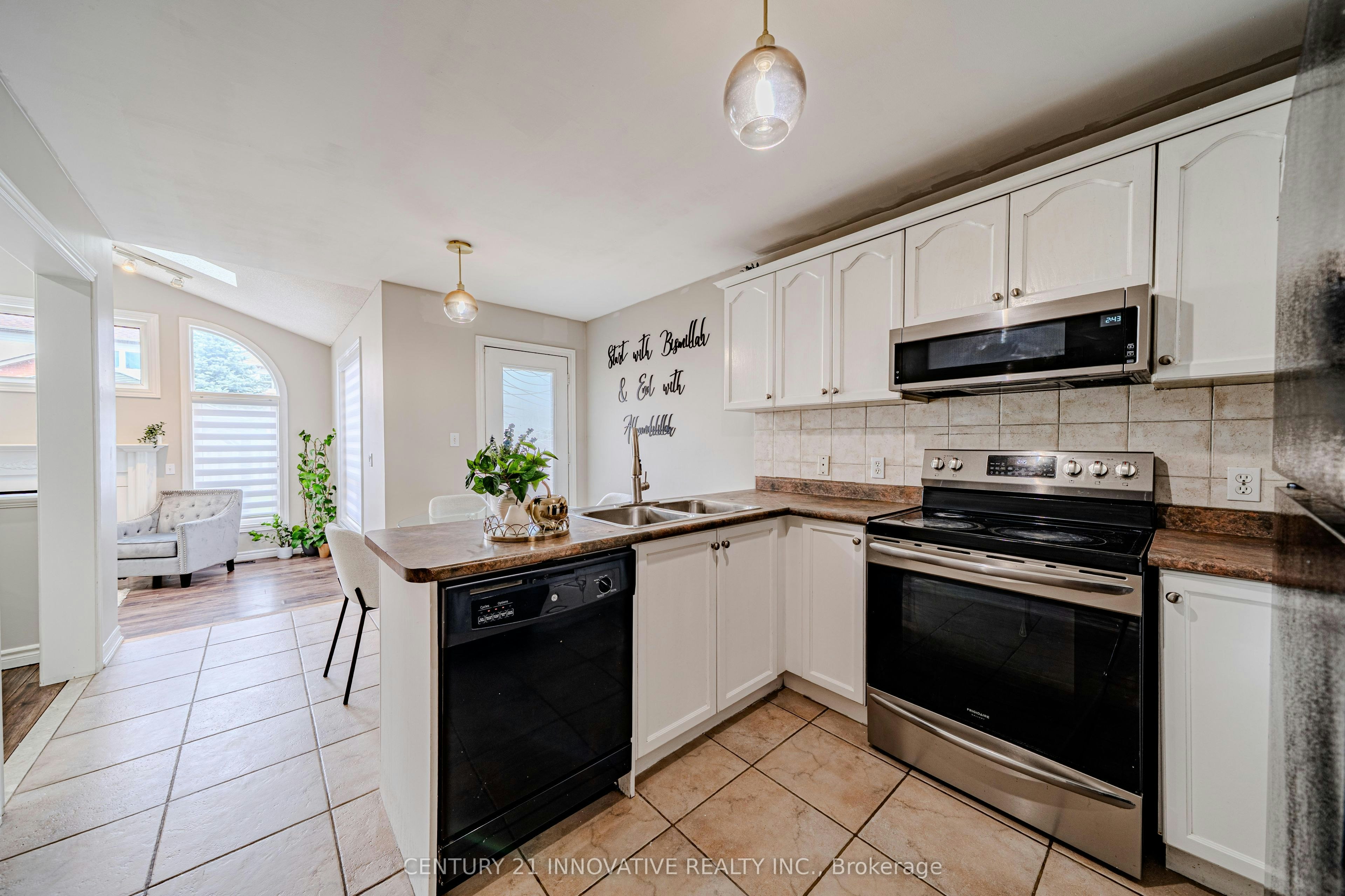 30 Castle Green Drive, Whitby, ON, L1R 2P9 - 20