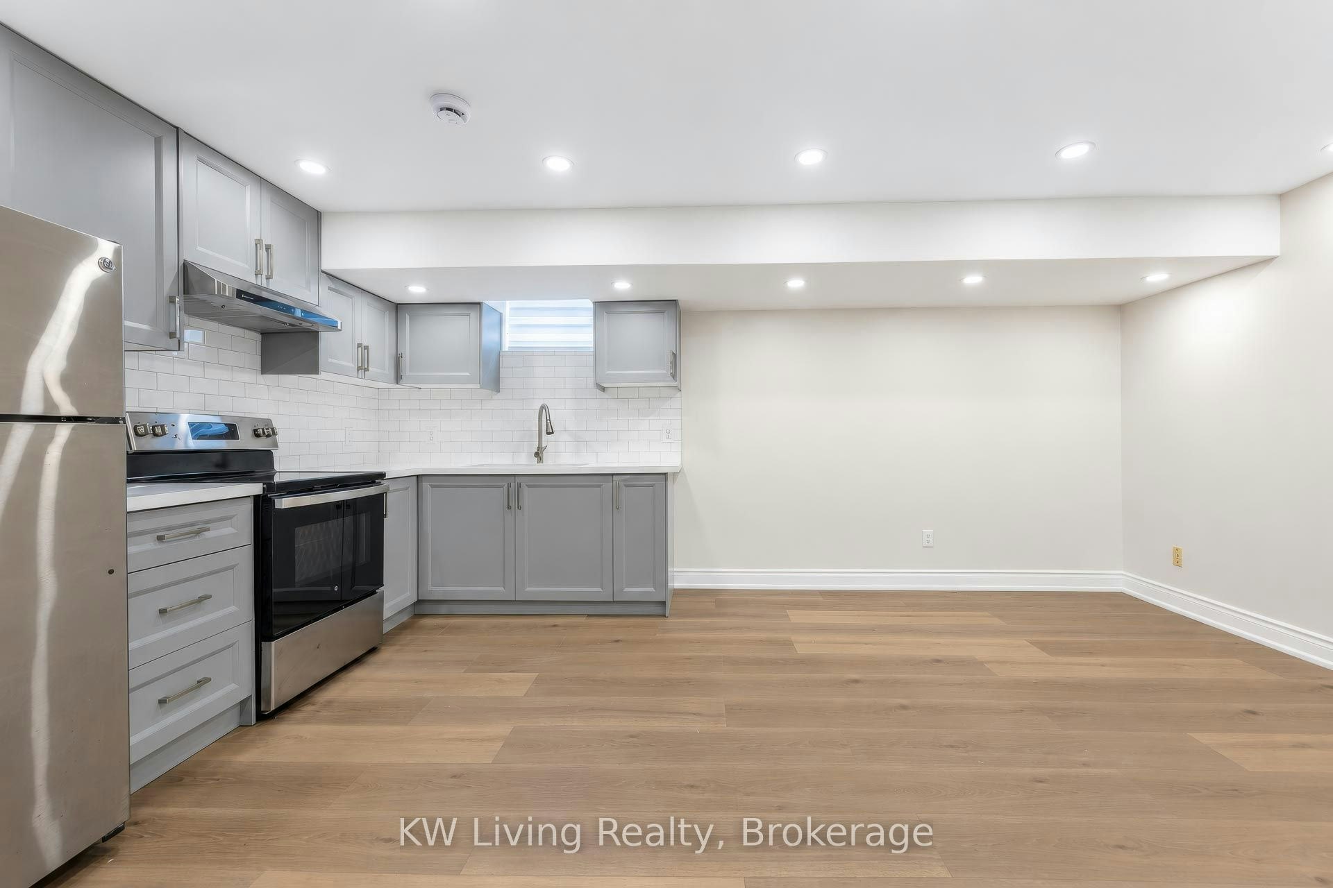 Bsmt-20 Gardens Crescent, Toronto, ON, M4B 1T5 - 6