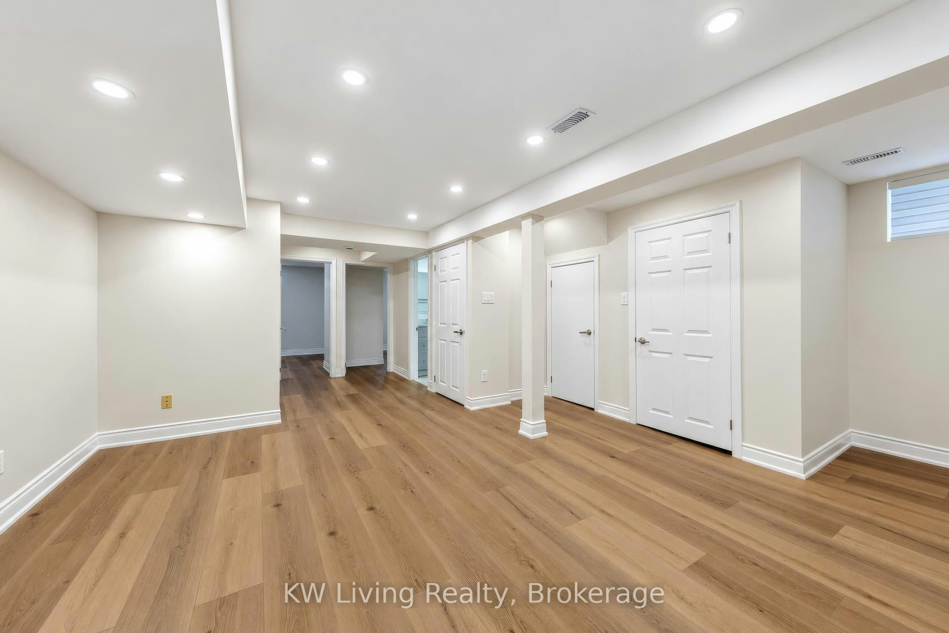 Bsmt-20 Gardens Crescent, Toronto, ON, M4B 1T5 - 8